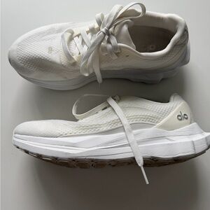 Alo Runner White Athletic Sneakers Size 8.5